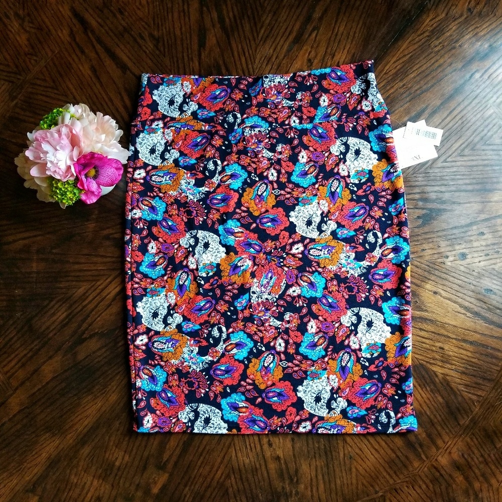🚫SOLD🚫LULAROE • Cassie skirt